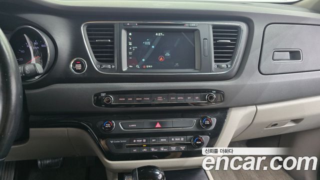 Kia Carnival 11-seater Luxury 2016 — фото 14