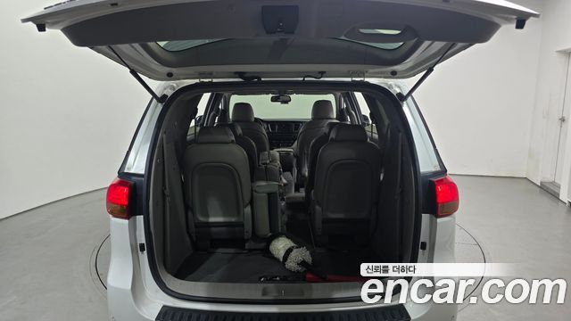 Kia Carnival 11-seater Luxury 2016 — фото 20