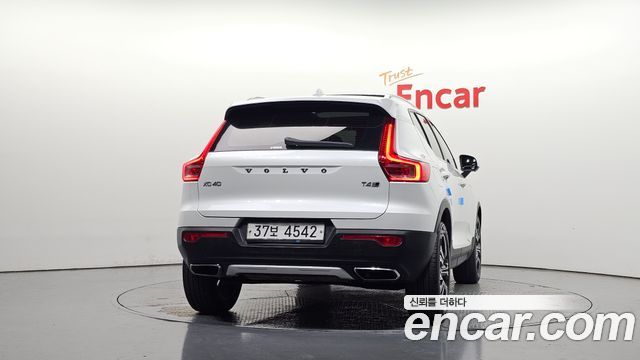 Volvo XC40 T4 Inscription 2019 — фото 4