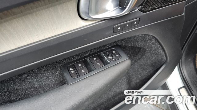 Volvo XC40 T4 Inscription 2019 — фото 13