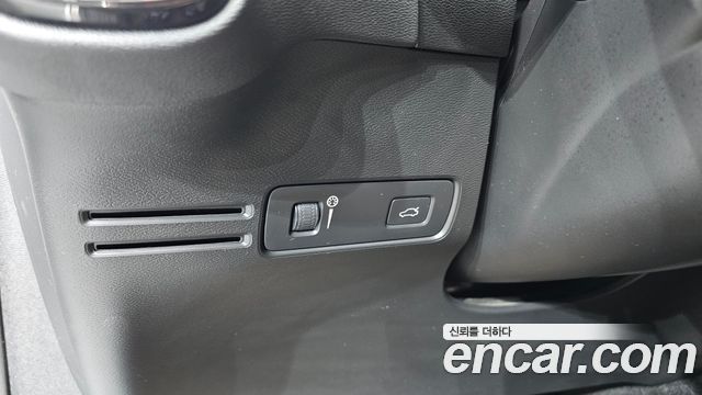 Volvo XC40 T4 Inscription 2019 — фото 14