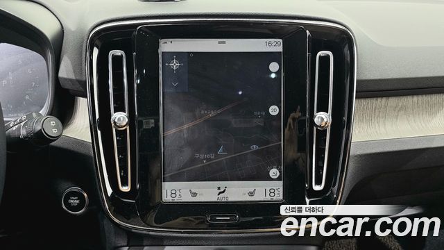 Volvo XC40 T4 Inscription 2019 — фото 16