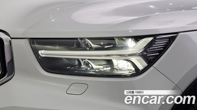 Volvo XC40 T4 Inscription 2019 — фото 22