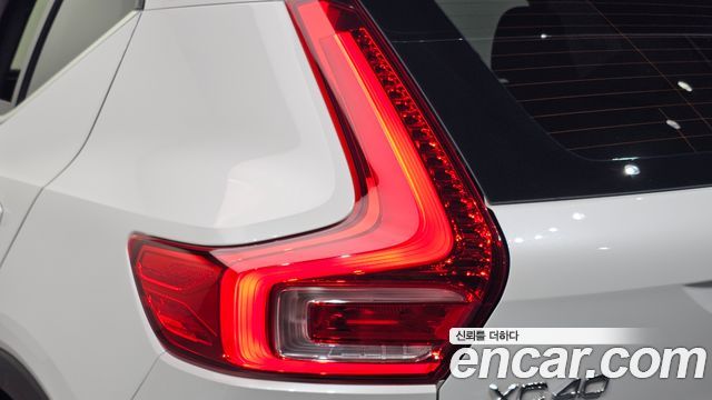 Volvo XC40 T4 Inscription 2019 — фото 23