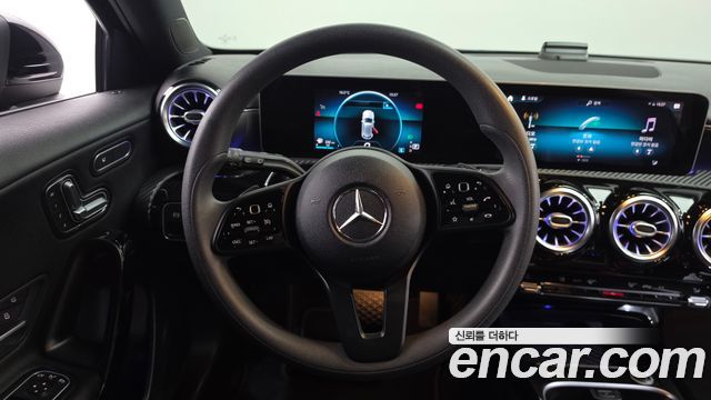 Mercedes-Benz A-Class (W177) A220 Hatchback 2019 — фото 12