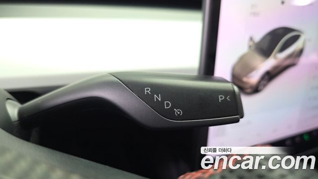 Tesla Model Y Standard Range RWD 2021 — фото 9