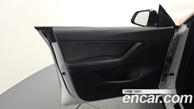 Tesla Model Y Standard Range RWD 2021 — фото 24
