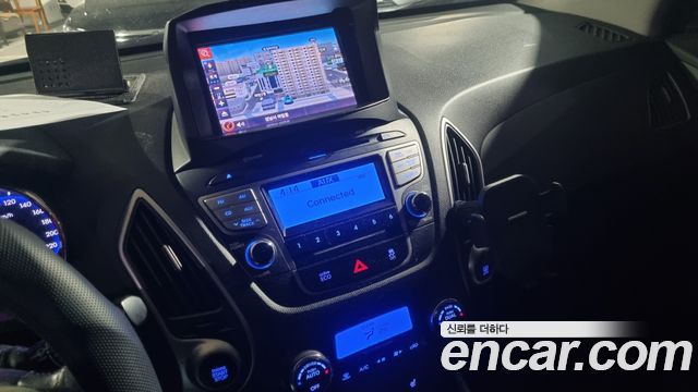 Hyundai Tucson ix Diesel 2WD LX20 Luxury 2012 — фото 8