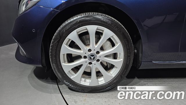 Mercedes-Benz E-Class (W213) E300 4MATIC Exclusive 2018 — фото 5