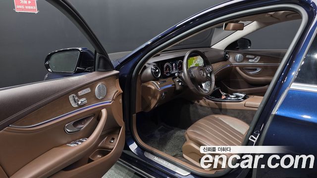 Mercedes-Benz E-Class (W213) E300 4MATIC Exclusive 2018 — фото 10
