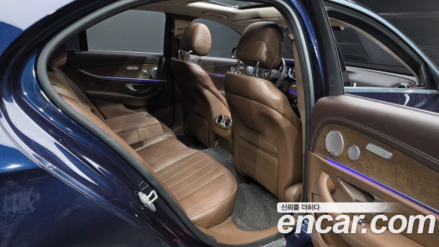 Mercedes-Benz E-Class (W213) E300 4MATIC Exclusive 2018 — фото 12