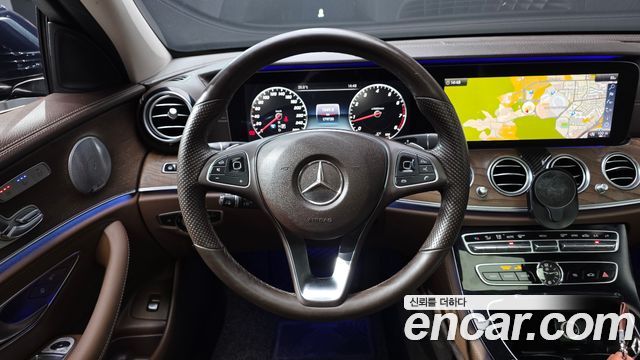 Mercedes-Benz E-Class (W213) E300 4MATIC Exclusive 2018 — фото 13