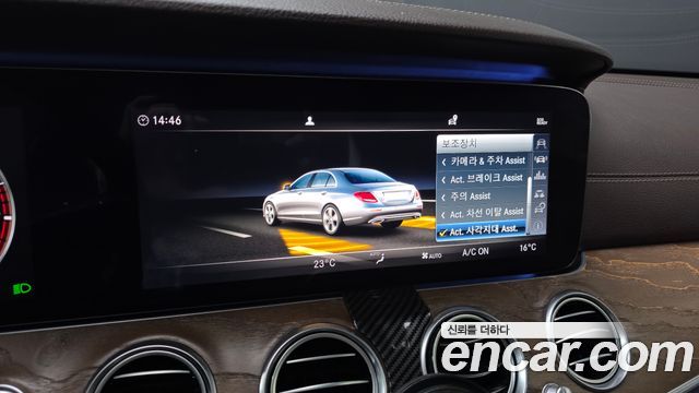Mercedes-Benz E-Class (W213) E300 4MATIC Exclusive 2018 — фото 16