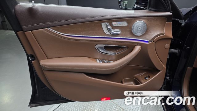 Mercedes-Benz E-Class (W213) E300 4MATIC Exclusive 2018 — фото 24