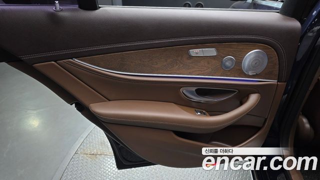 Mercedes-Benz E-Class (W213) E300 4MATIC Exclusive 2018 — фото 25