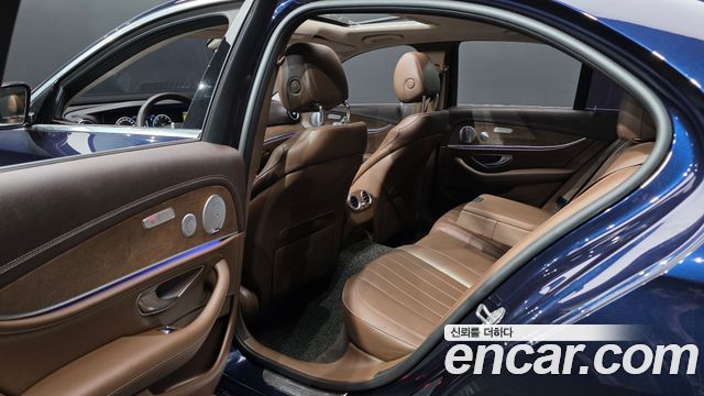 Mercedes-Benz E-Class (W213) E300 4MATIC Exclusive 2018 — фото 26