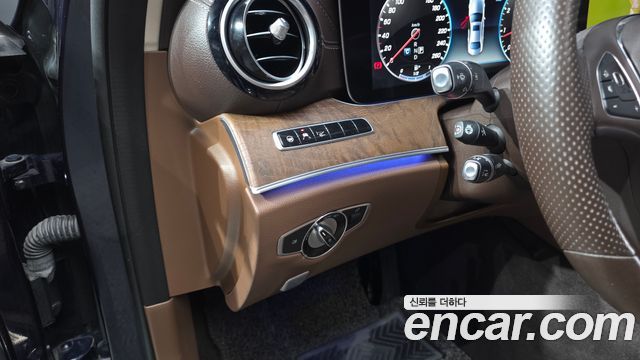 Mercedes-Benz E-Class (W213) E300 4MATIC Exclusive 2018 — фото 32