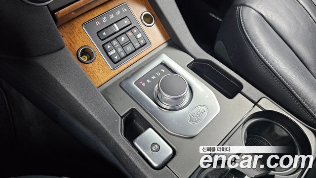 Land Rover Discovery 4 3.0 SDV6 HSE 2016 — фото 9