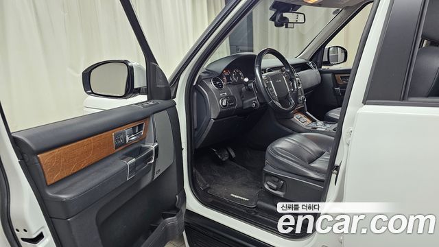 Land Rover Discovery 4 3.0 SDV6 HSE 2016 — фото 10