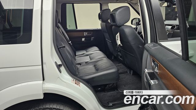 Land Rover Discovery 4 3.0 SDV6 HSE 2016 — фото 11