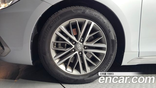 Hyundai Grandeur (IG) 2.4 Premium 2019 — фото 5
