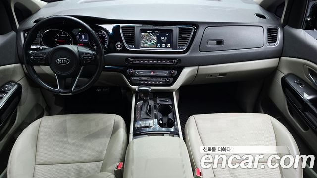 Kia Carnival 9-seater Prestige 2017 — фото 7