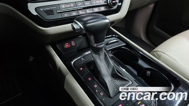 Kia Carnival 9-seater Prestige 2017 — фото 9