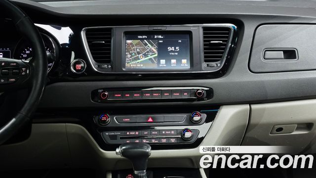 Kia Carnival 9-seater Prestige 2017 — фото 14