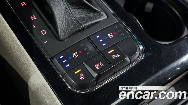 Kia Carnival 9-seater Prestige 2017 — фото 17