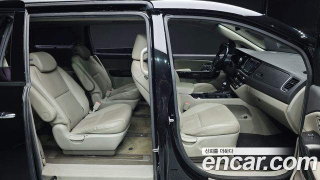Kia Carnival 9-seater Prestige 2017 — фото 19