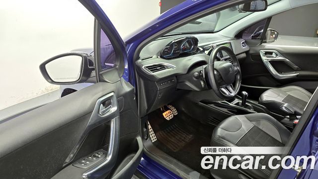 Peugeot 2008 1.6 e-HDi Allure 2015 — фото 10