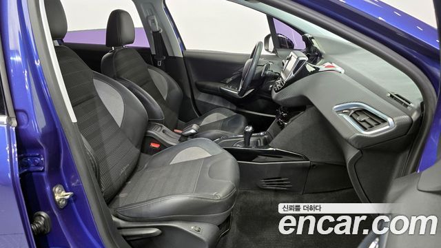 Peugeot 2008 1.6 e-HDi Allure 2015 — фото 15