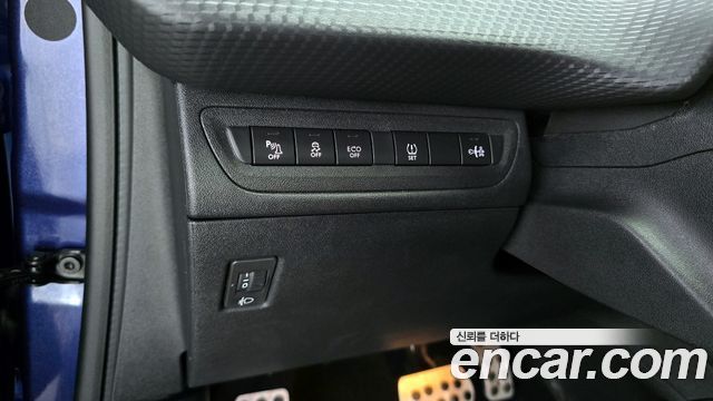 Peugeot 2008 1.6 e-HDi Allure 2015 — фото 18