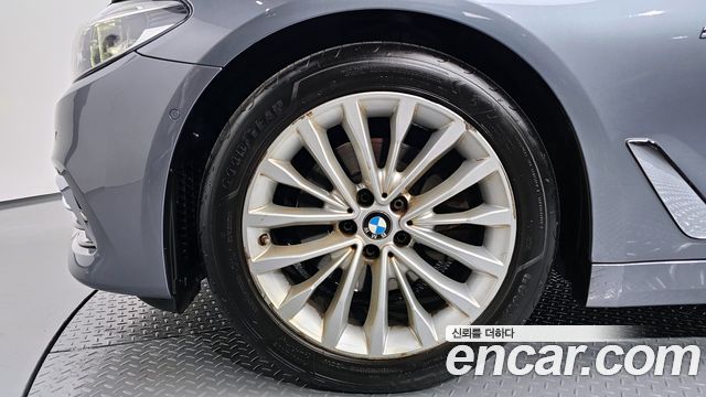 BMW 5 Series (G30) 520d Luxury Special Edition 2018 — фото 5