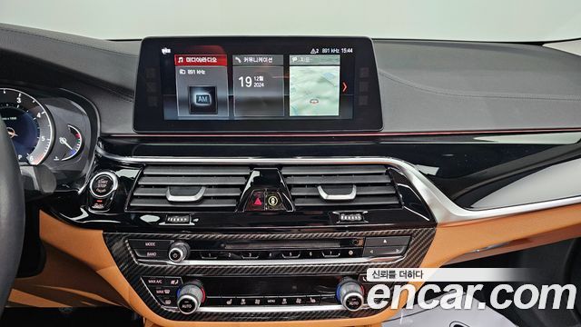 BMW 5 Series (G30) 520d Luxury Special Edition 2018 — фото 15
