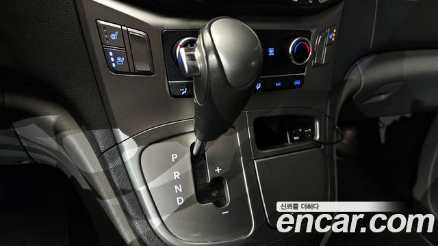 Hyundai Grand Starex Van 5-Seater Modern 2021 — фото 9