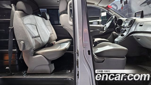 Hyundai Grand Starex Van 5-Seater Modern 2021 — фото 10