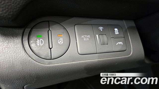 Hyundai Grand Starex Van 5-Seater Modern 2021 — фото 17
