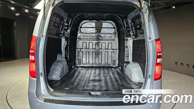 Hyundai Grand Starex Van 5-Seater Modern 2021 — фото 20
