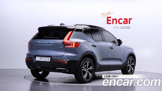 Volvo XC40 T4 R-Design 2020 — фото 2