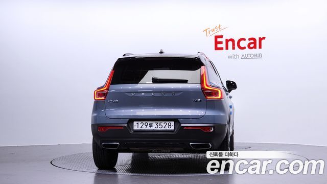 Volvo XC40 T4 R-Design 2020 — фото 4