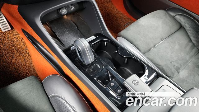 Volvo XC40 T4 R-Design 2020 — фото 9