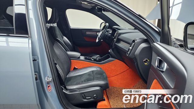 Volvo XC40 T4 R-Design 2020 — фото 11