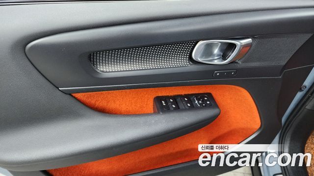 Volvo XC40 T4 R-Design 2020 — фото 18