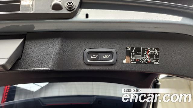 Volvo XC40 T4 R-Design 2020 — фото 20