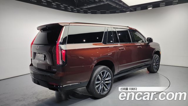Cadillac Escalade (V) 6.2 ESV ESV Sports Platinum 2022 — фото 2