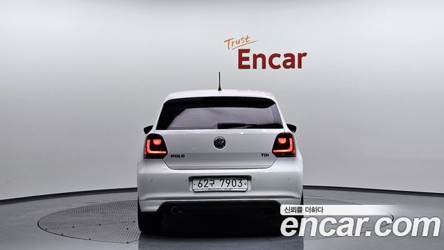 Volkswagen Polo 1.6 TDI R-Line 5th 2014 — фото 4