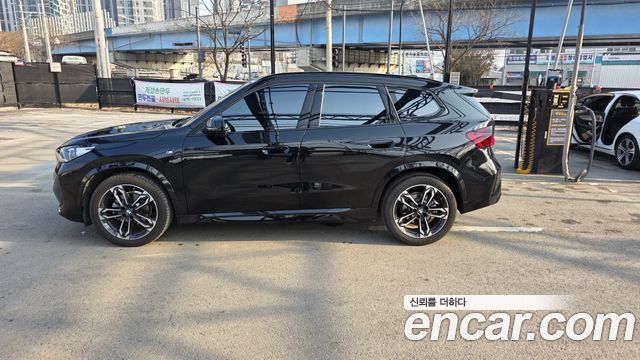 BMW X1 (U11) sDrive 20i M Sport 2023 — фото 12