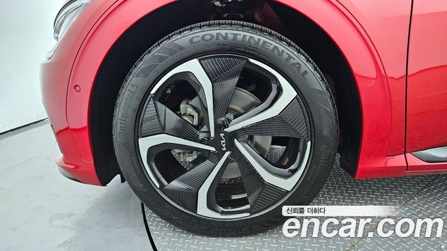 Kia EV6 Long Range GT Line 2023 — фото 5