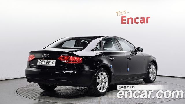 Audi A4 2.0 TFSI B8 2011 — фото 2